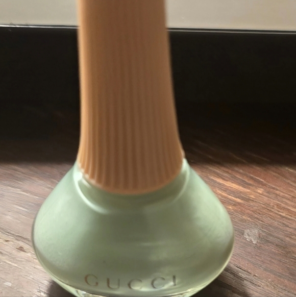 Gucci High-Shine Nail Lacquer - Picture 2 of 4